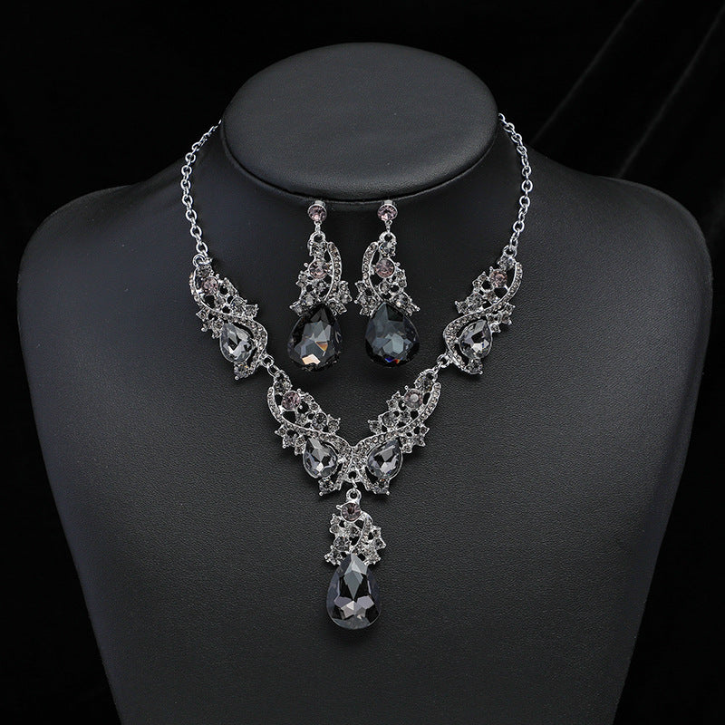 Wholesale Retro exaggerated necklace and earring set
